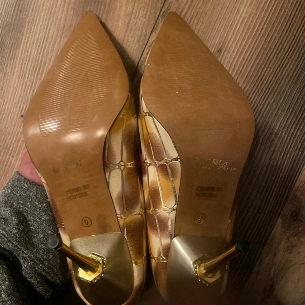 Wild Rose Heels - Picture 4 of 5